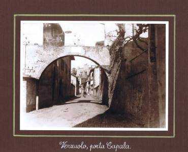 Verzuolo, Porta Capala